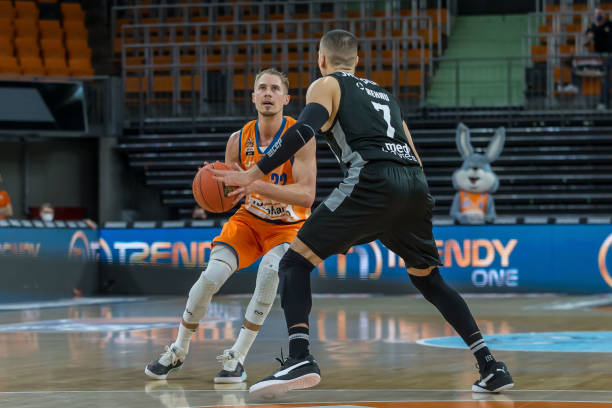 从而打破前 从而打破前