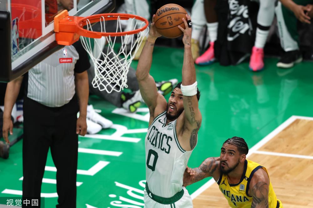 蓝军欧冠双翼！詹姆斯告别7252：一起夺过冠受过伤…祝愿未来保重